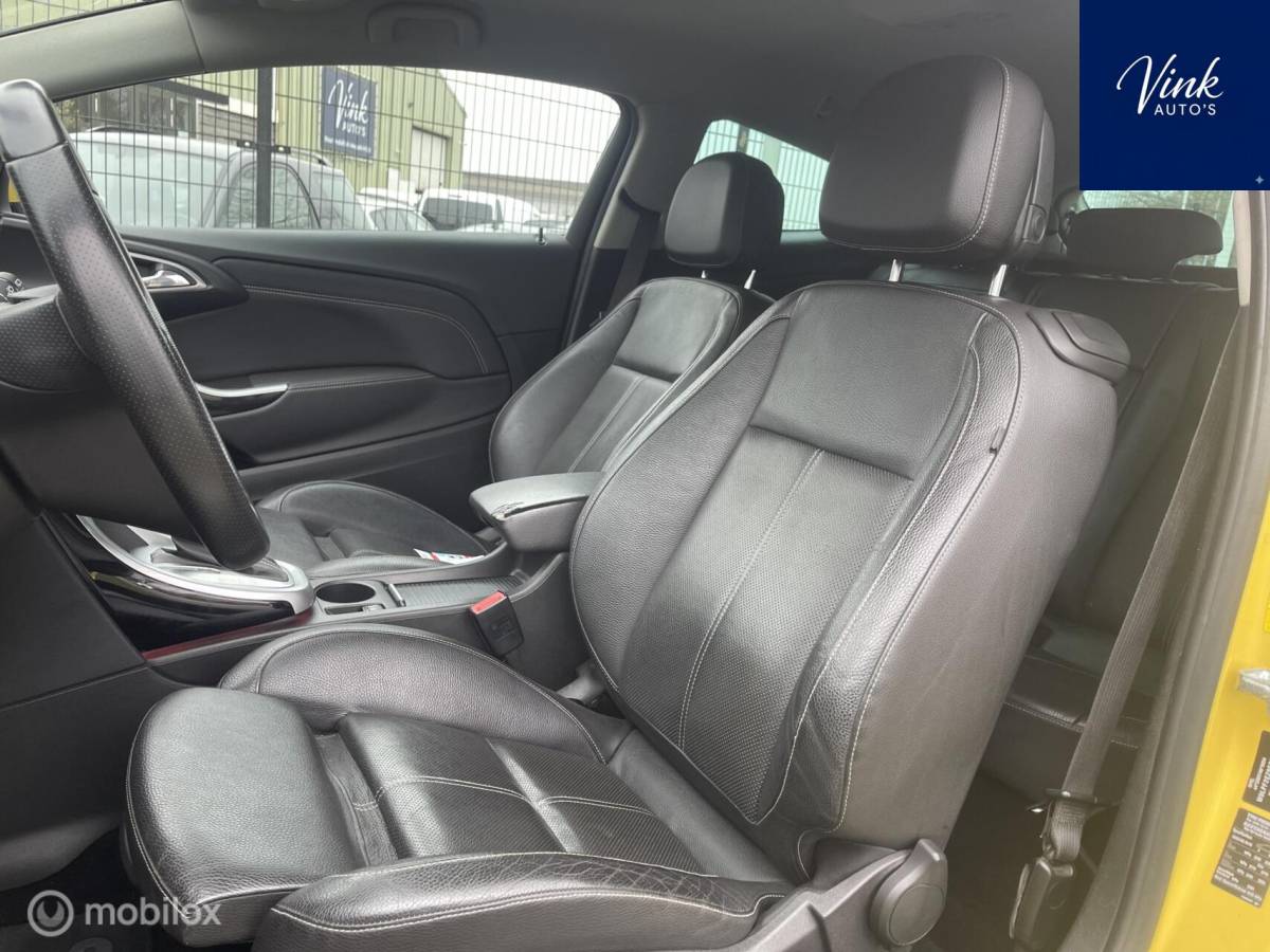 Opel Astra Opel Astra GTC 1.6 Turbo Design Edition | Leer | NAV