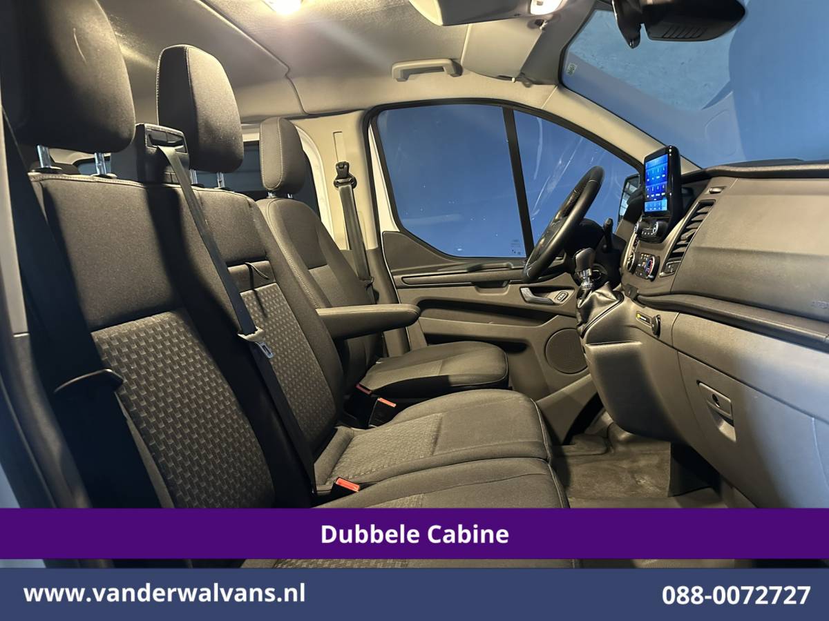 Ford Transit Custom Ford Transit Custom 2.0 TDCI 130pk L2H1 Dubbele Cabine Euro6 Airco | 6-Zits | Xenon | Camera | Navigatie | Apple Carplay | LED Android Auto, Cruisecontrol, Stoelverwarming, Verwarmde voorruit, Parkeersensoren