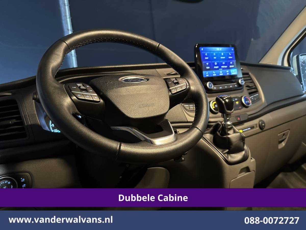 Ford Transit Custom Ford Transit Custom 2.0 TDCI 130pk L2H1 Dubbele Cabine Euro6 Airco | 6-Zits | Xenon | Camera | Navigatie | Apple Carplay | LED Android Auto, Cruisecontrol, Stoelverwarming, Verwarmde voorruit, Parkeersensoren
