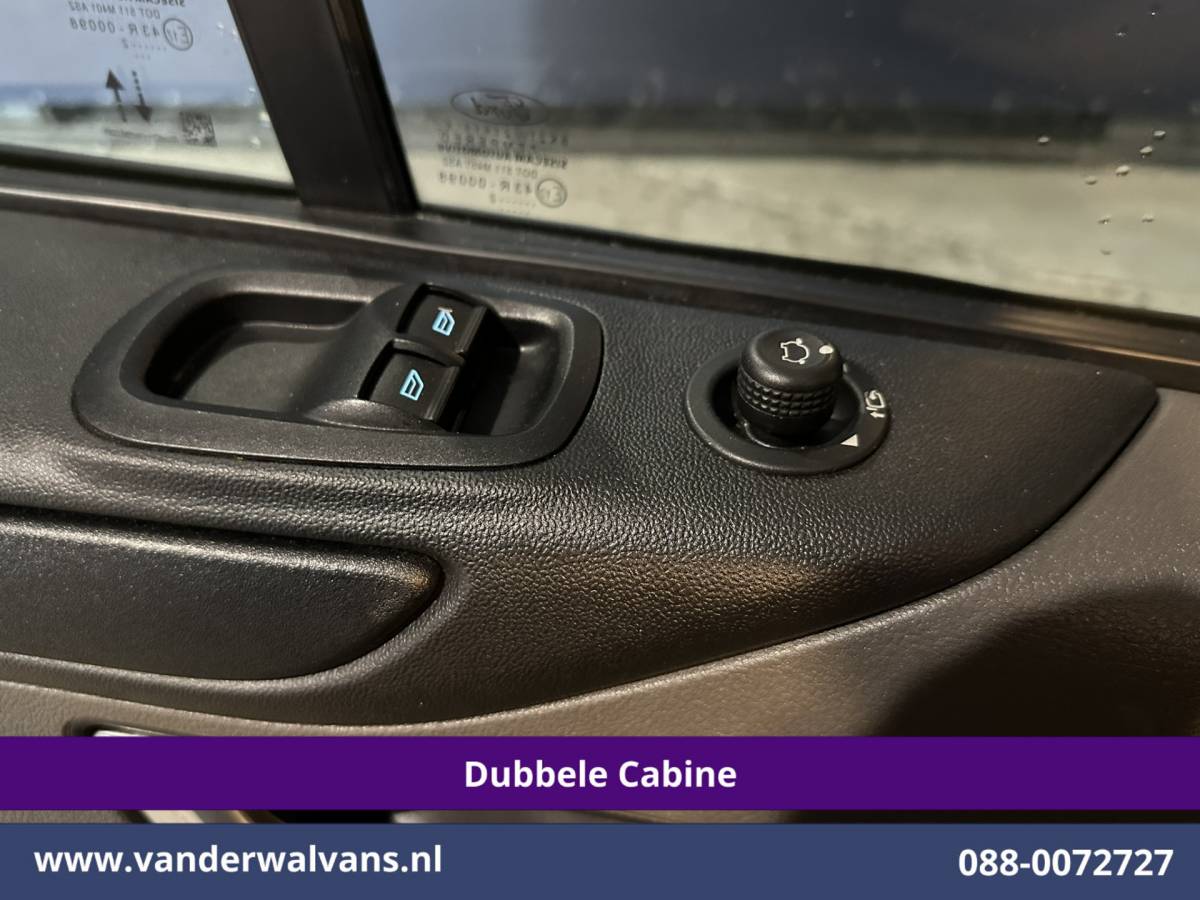 Ford Transit Custom Ford Transit Custom 2.0 TDCI 130pk L2H1 Dubbele Cabine Euro6 Airco | 6-Zits | Xenon | Camera | Navigatie | Apple Carplay | LED Android Auto, Cruisecontrol, Stoelverwarming, Verwarmde voorruit, Parkeersensoren