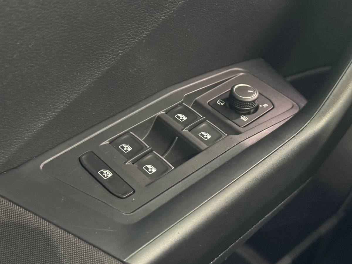 Volkswagen T-Roc Volkswagen T-ROC 1.5 TSI Sport |Clima|Stoelverwarming|Navigatie|ACC|