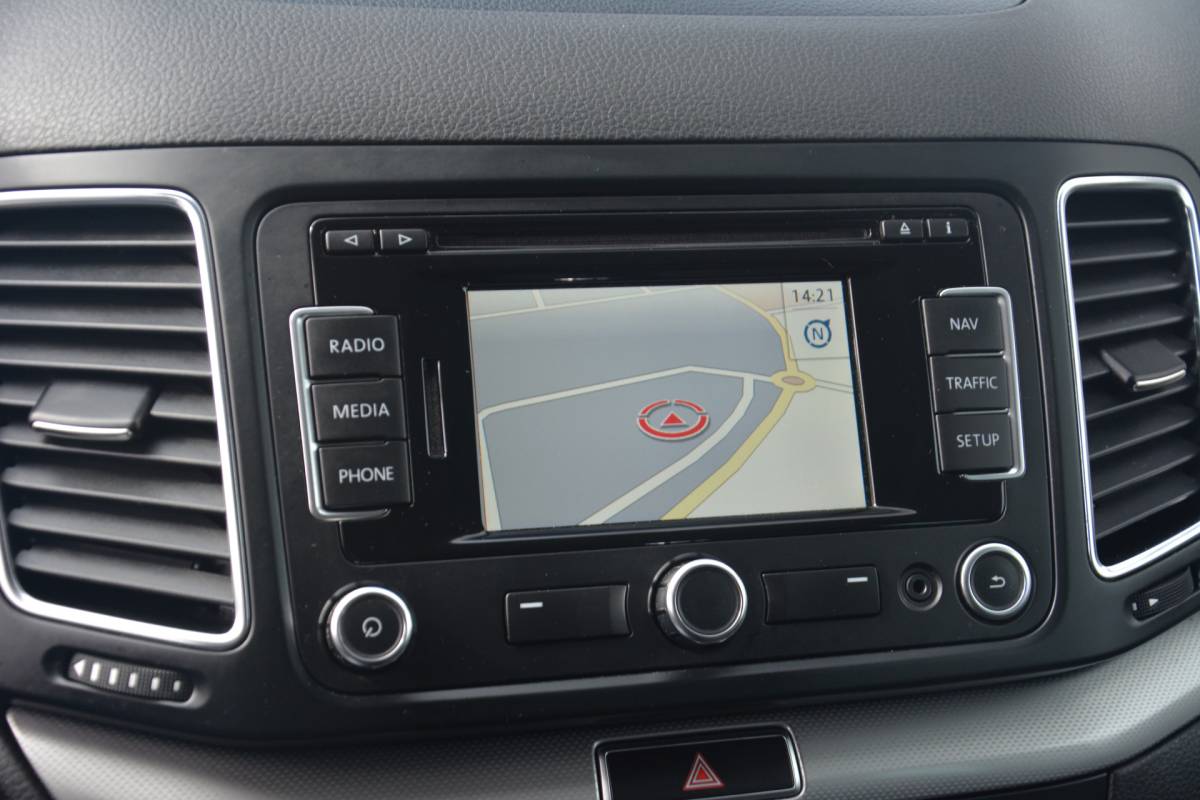 Volkswagen  Volkswagen Sharan 2.0 TDI Highline BlueMotion | Navigatie | Radio | Cruise | Elek Ramen | NL auto!! | VAN Grijs kenteken UNIEK!!!!
