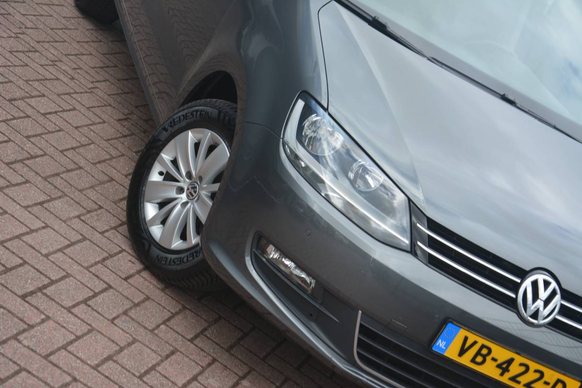 Volkswagen  Volkswagen Sharan 2.0 TDI Highline BlueMotion | Navigatie | Radio | Cruise | Elek Ramen | NL auto!! | VAN Grijs kenteken UNIEK!!!!