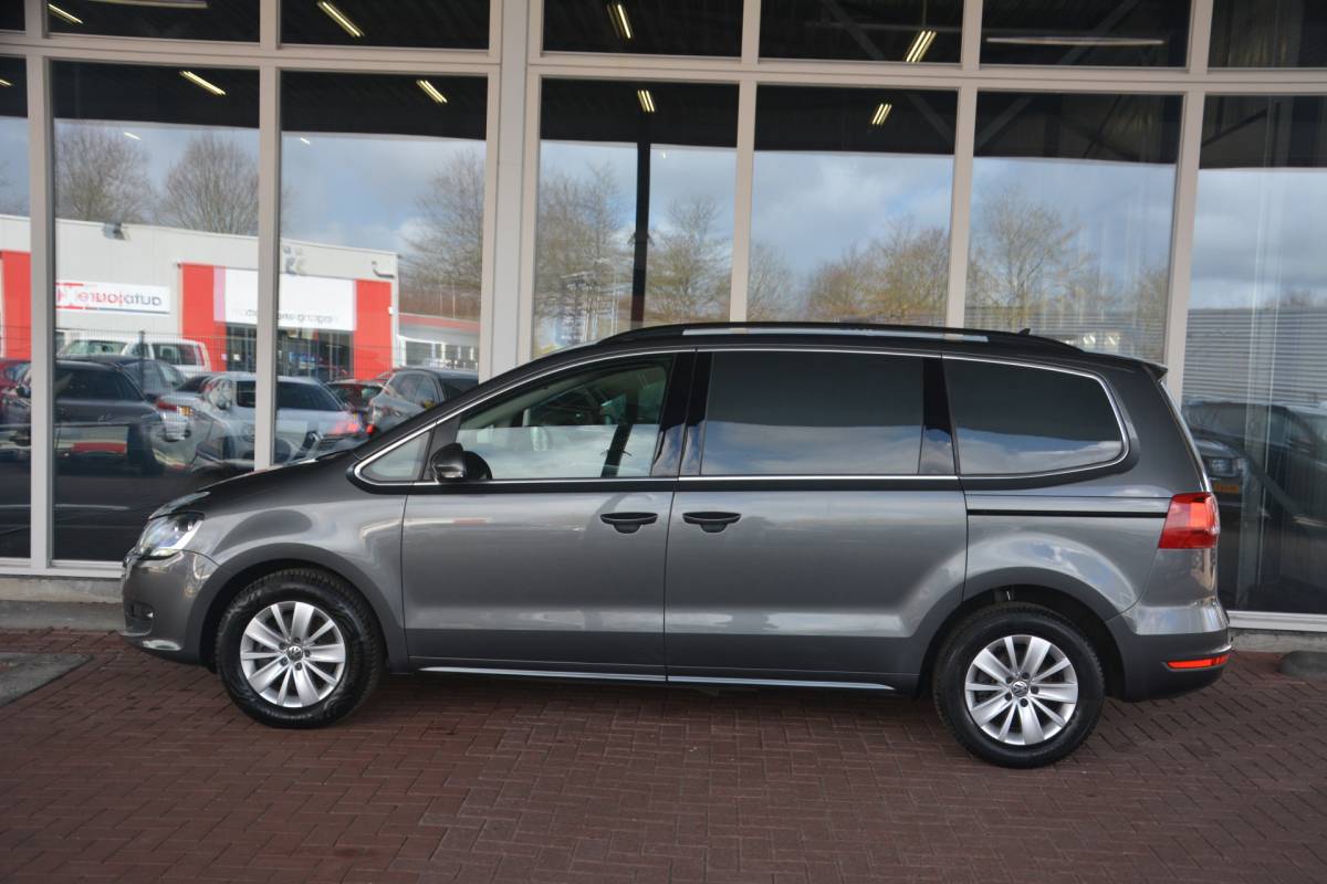 Volkswagen  Volkswagen Sharan 2.0 TDI Highline BlueMotion | Navigatie | Radio | Cruise | Elek Ramen | NL auto!! | VAN Grijs kenteken UNIEK!!!!