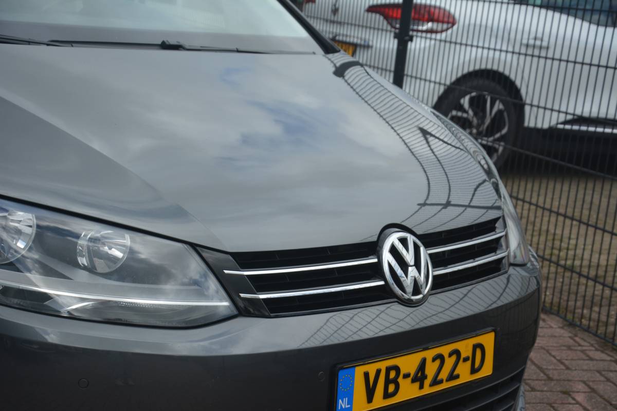 Volkswagen  Volkswagen Sharan 2.0 TDI Highline BlueMotion | Navigatie | Radio | Cruise | Elek Ramen | NL auto!! | VAN Grijs kenteken UNIEK!!!!