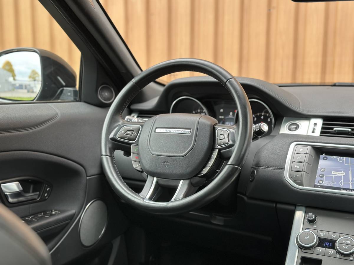 Land Rover Range Rover Evoque Land Rover Range Rover Evoque 2.0 Si4 Urban Series SE | Panoramadak | Cruise Control | Achteruitrijcamera | Parkeersensoren | Bluetooth | Elektrische Stoelen | Lane Assist | Keyless Go |