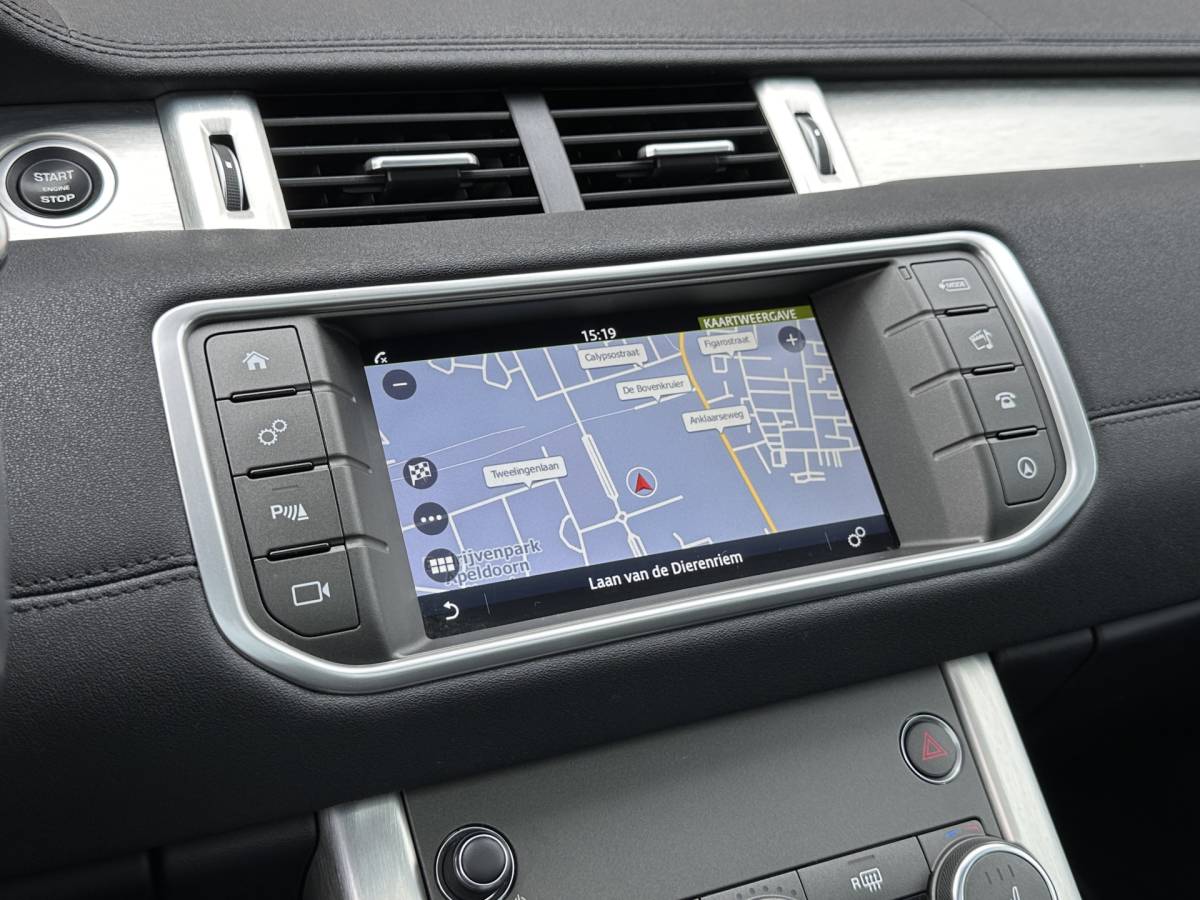 Land Rover Range Rover Evoque Land Rover Range Rover Evoque 2.0 Si4 Urban Series SE | Panoramadak | Cruise Control | Achteruitrijcamera | Parkeersensoren | Bluetooth | Elektrische Stoelen | Lane Assist | Keyless Go |