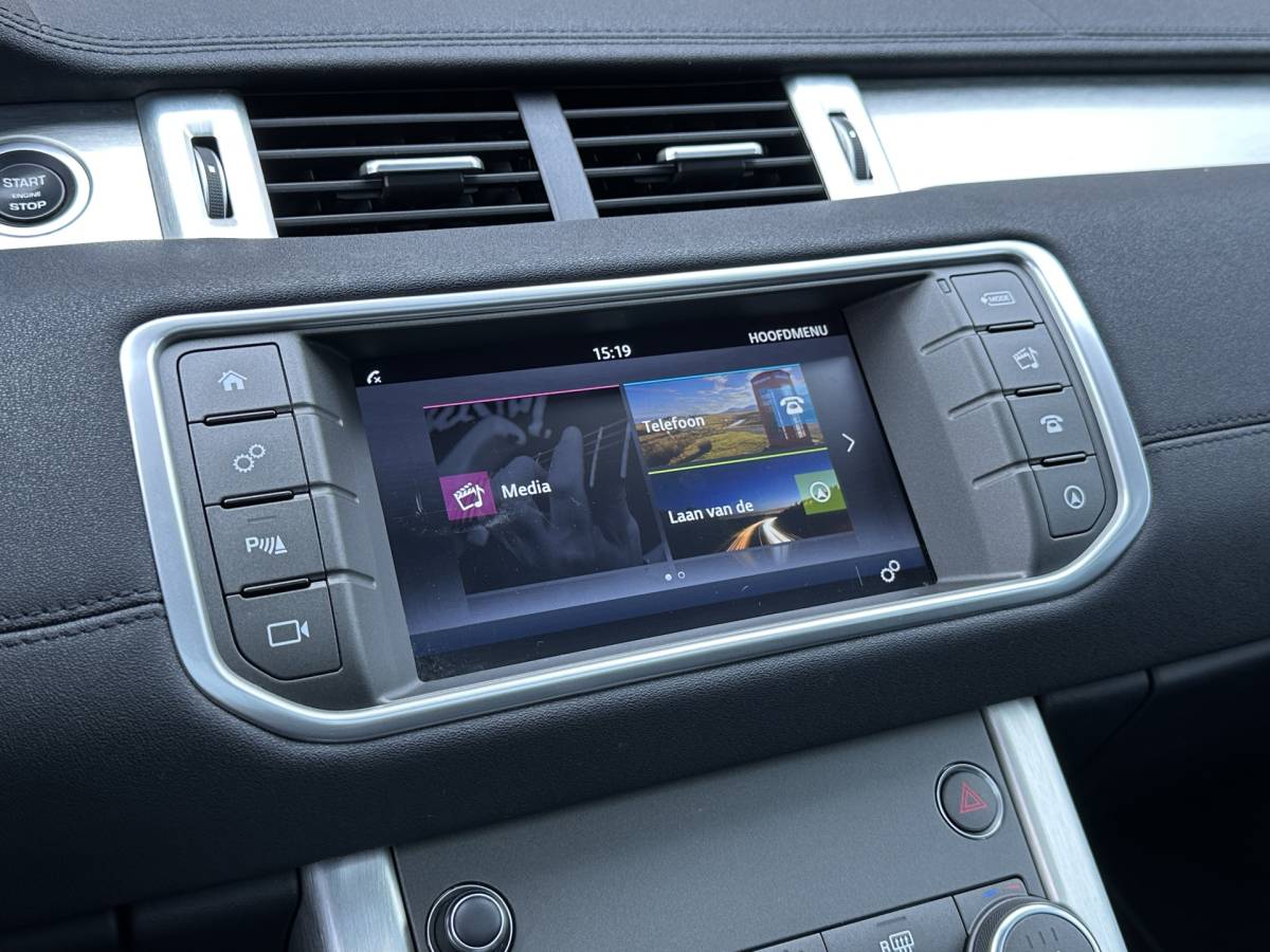 Land Rover Range Rover Evoque Land Rover Range Rover Evoque 2.0 Si4 Urban Series SE | Panoramadak | Cruise Control | Achteruitrijcamera | Parkeersensoren | Bluetooth | Elektrische Stoelen | Lane Assist | Keyless Go |