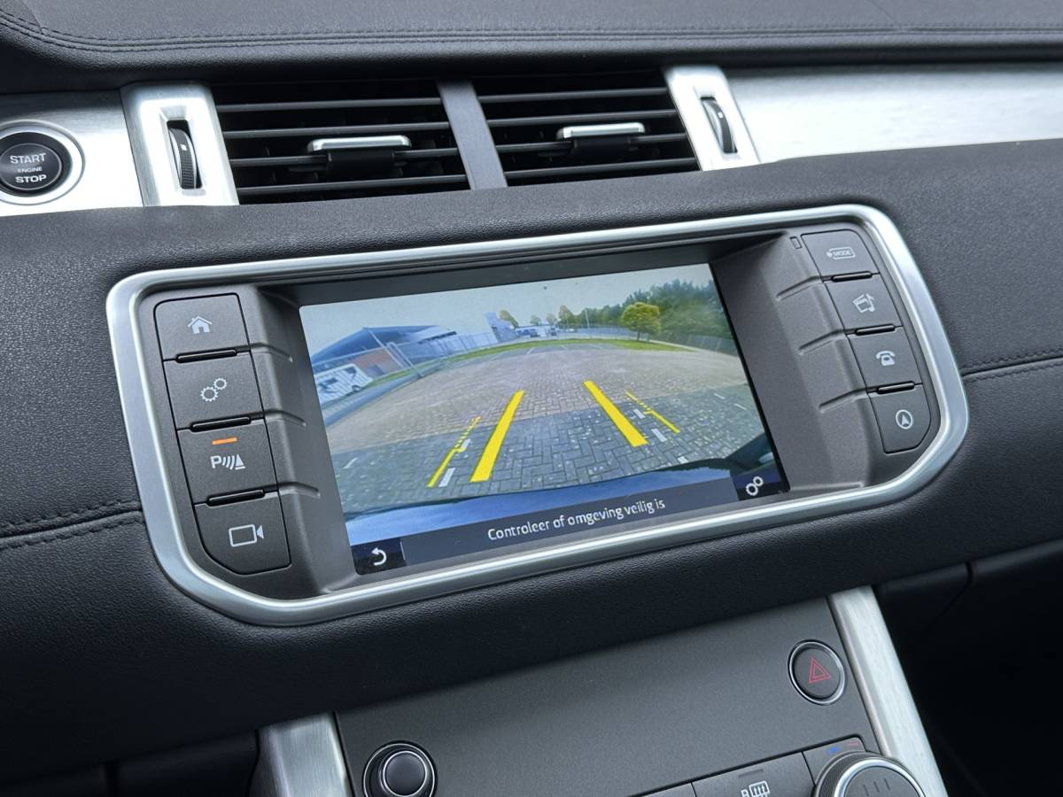 Land Rover Range Rover Evoque Land Rover Range Rover Evoque 2.0 Si4 Urban Series SE | Panoramadak | Cruise Control | Achteruitrijcamera | Parkeersensoren | Bluetooth | Elektrische Stoelen | Lane Assist | Keyless Go |