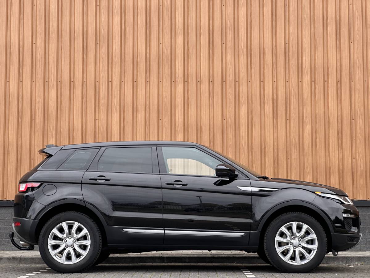 Land Rover Range Rover Evoque Land Rover Range Rover Evoque 2.0 Si4 Urban Series SE | Panoramadak | Cruise Control | Achteruitrijcamera | Parkeersensoren | Bluetooth | Elektrische Stoelen | Lane Assist | Keyless Go |