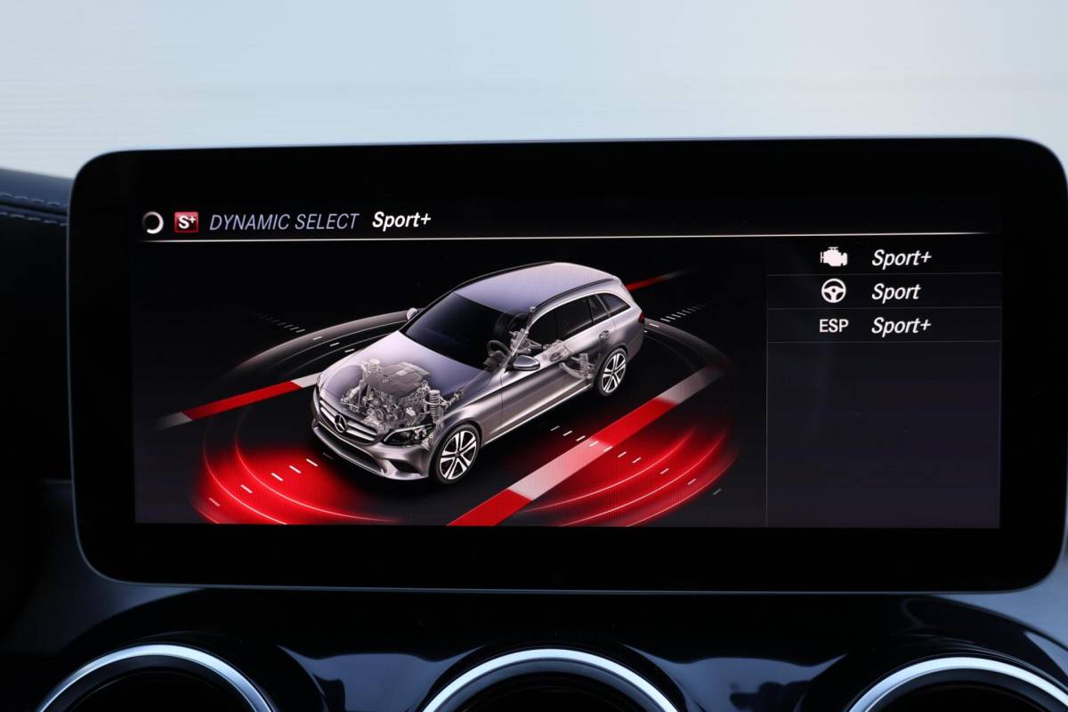 Mercedes-Benz C-Klasse Mercedes C-klasse Estate 400 4MATIC AMG Line / Panoramadak / Memory stoelen / Night Pakket / Burmester Surround