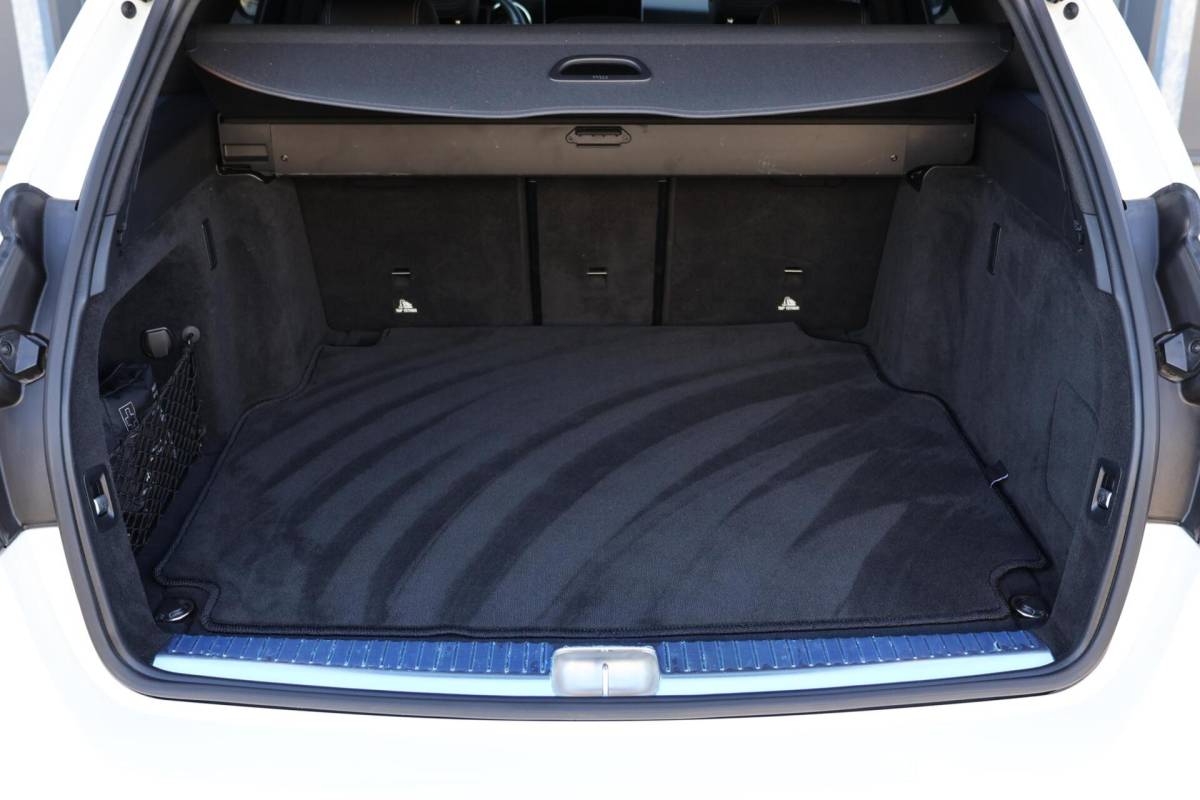 Mercedes-Benz C-Klasse Mercedes C-klasse Estate 400 4MATIC AMG Line / Panoramadak / Memory stoelen / Night Pakket / Burmester Surround