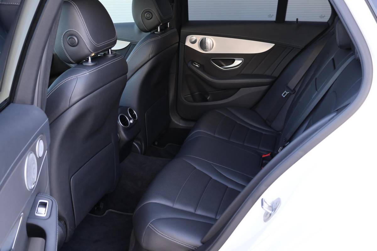 Mercedes-Benz C-Klasse Mercedes C-klasse Estate 400 4MATIC AMG Line / Panoramadak / Memory stoelen / Night Pakket / Burmester Surround