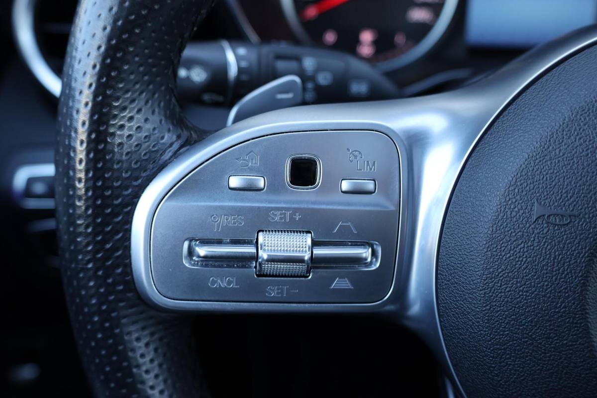 Mercedes-Benz C-Klasse Mercedes C-klasse Estate 400 4MATIC AMG Line / Panoramadak / Memory stoelen / Night Pakket / Burmester Surround