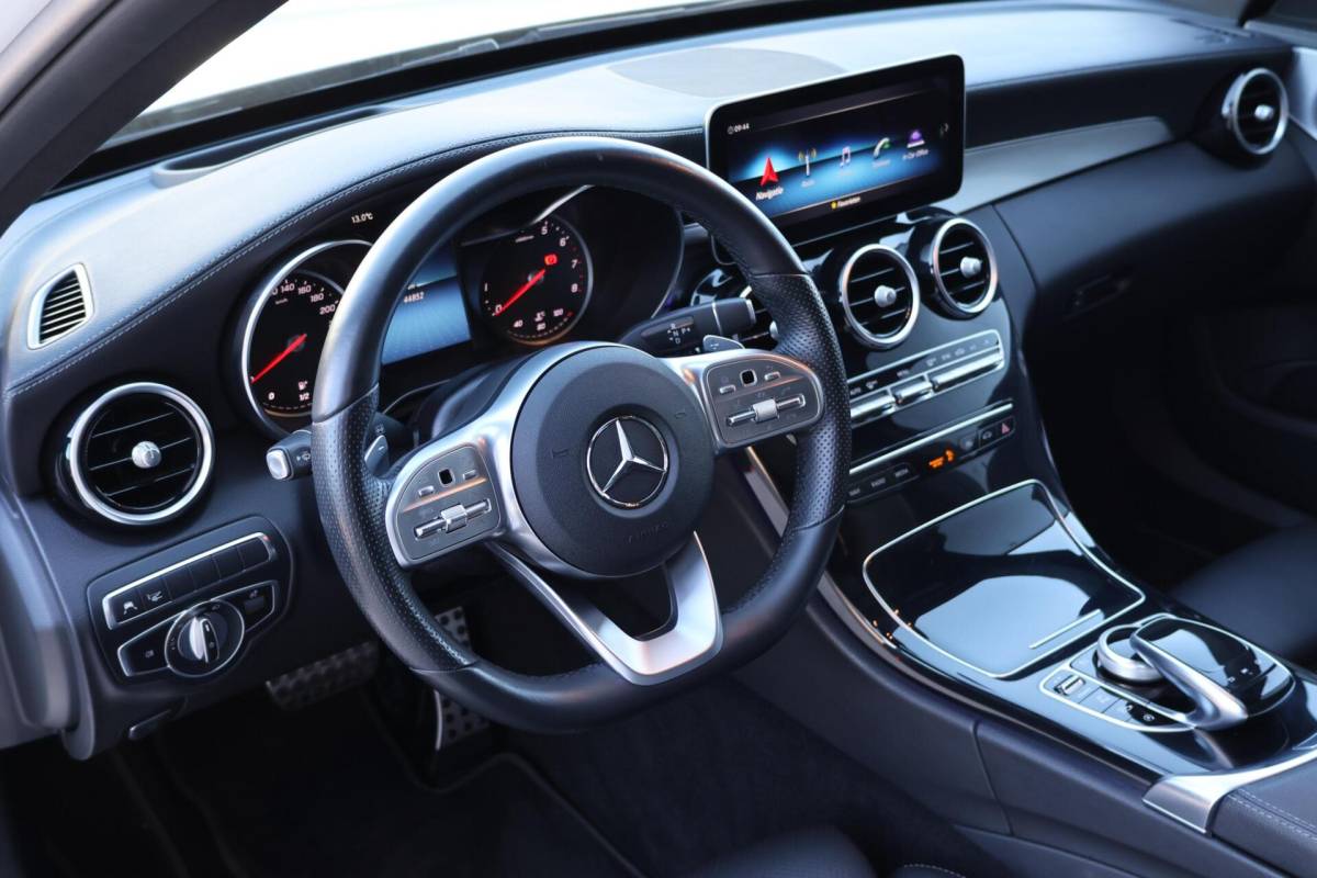 Mercedes-Benz C-Klasse Mercedes C-klasse Estate 400 4MATIC AMG Line / Panoramadak / Memory stoelen / Night Pakket / Burmester Surround