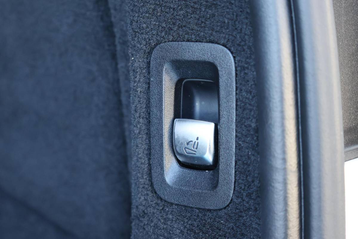 Mercedes-Benz C-Klasse Mercedes C-klasse Estate 400 4MATIC AMG Line / Panoramadak / Memory stoelen / Night Pakket / Burmester Surround