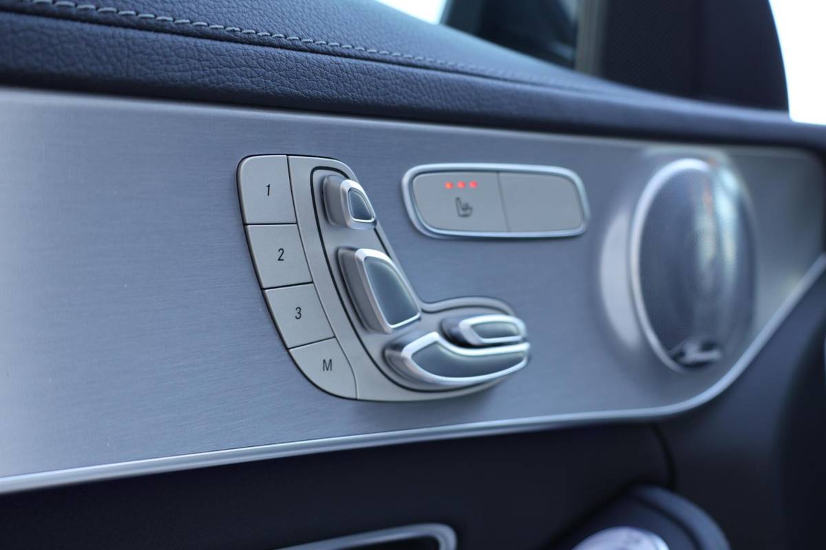Mercedes-Benz C-Klasse Mercedes C-klasse Estate 400 4MATIC AMG Line / Panoramadak / Memory stoelen / Night Pakket / Burmester Surround