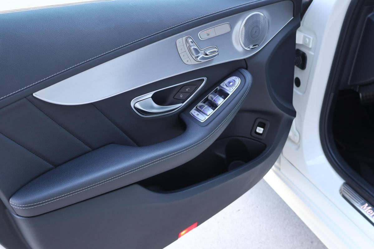 Mercedes-Benz C-Klasse Mercedes C-klasse Estate 400 4MATIC AMG Line / Panoramadak / Memory stoelen / Night Pakket / Burmester Surround
