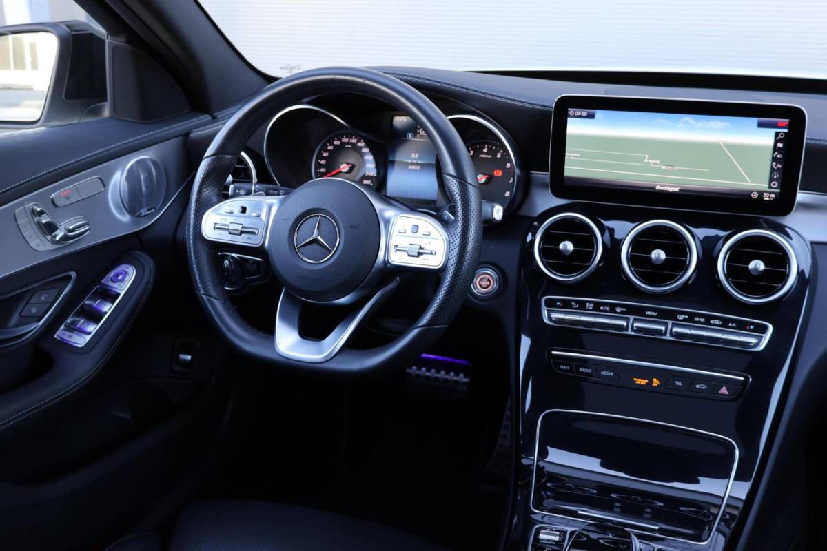 Mercedes-Benz C-Klasse Mercedes C-klasse Estate 400 4MATIC AMG Line / Panoramadak / Memory stoelen / Night Pakket / Burmester Surround