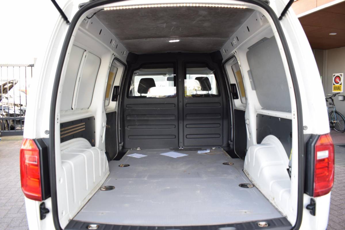 Volkswagen Caddy Volkswagen Caddy 2.0 TDI L2H1 BMT Maxi Comfortline | Automaat | Dubbele Schuifdeur | Airco | Zwaailicht