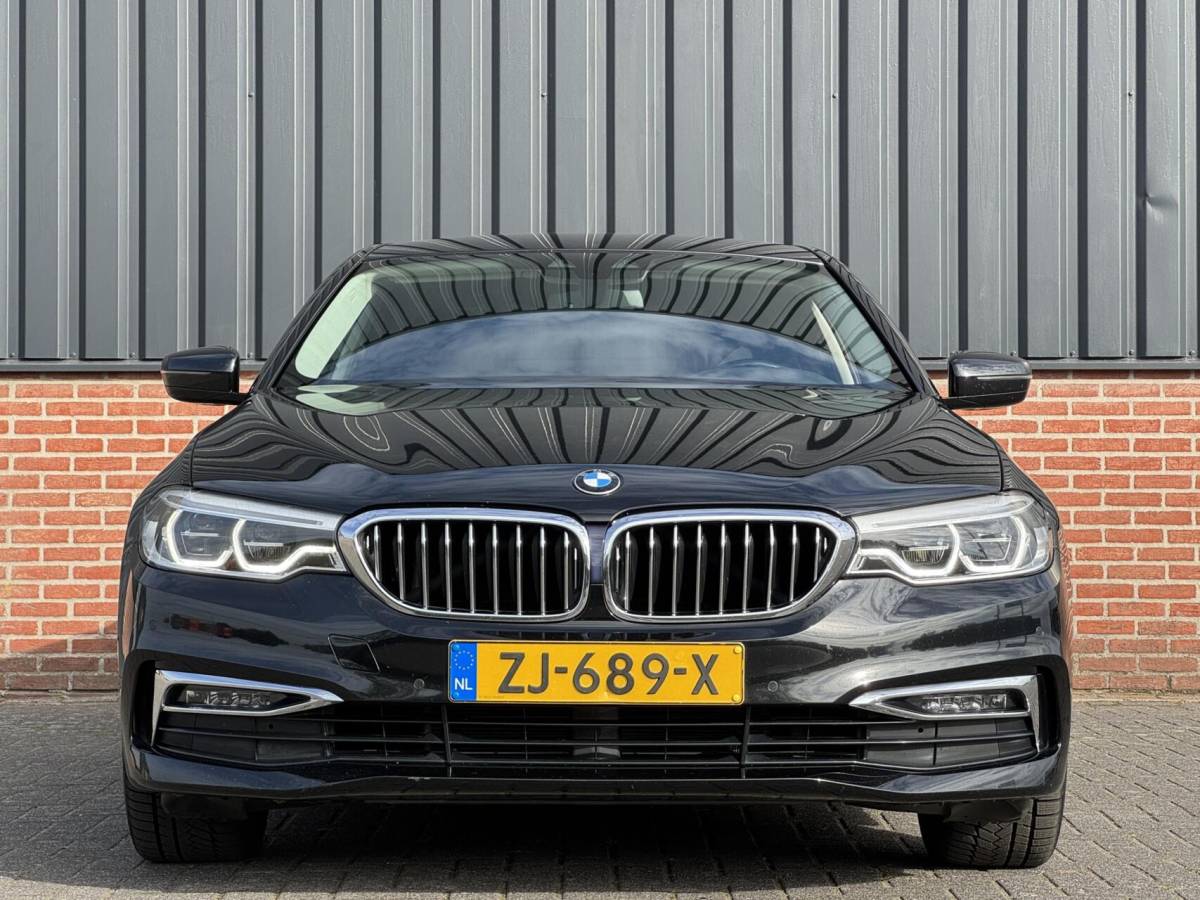 BMW 5 Serie BMW 5-serie 520i High Executive Edition Virtualcockpit/Leer/LED/Camera/Stoelverwarming/Trekhaak