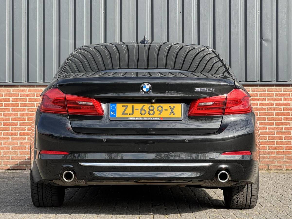 BMW 5 Serie BMW 5-serie 520i High Executive Edition Virtualcockpit/Leer/LED/Camera/Stoelverwarming/Trekhaak