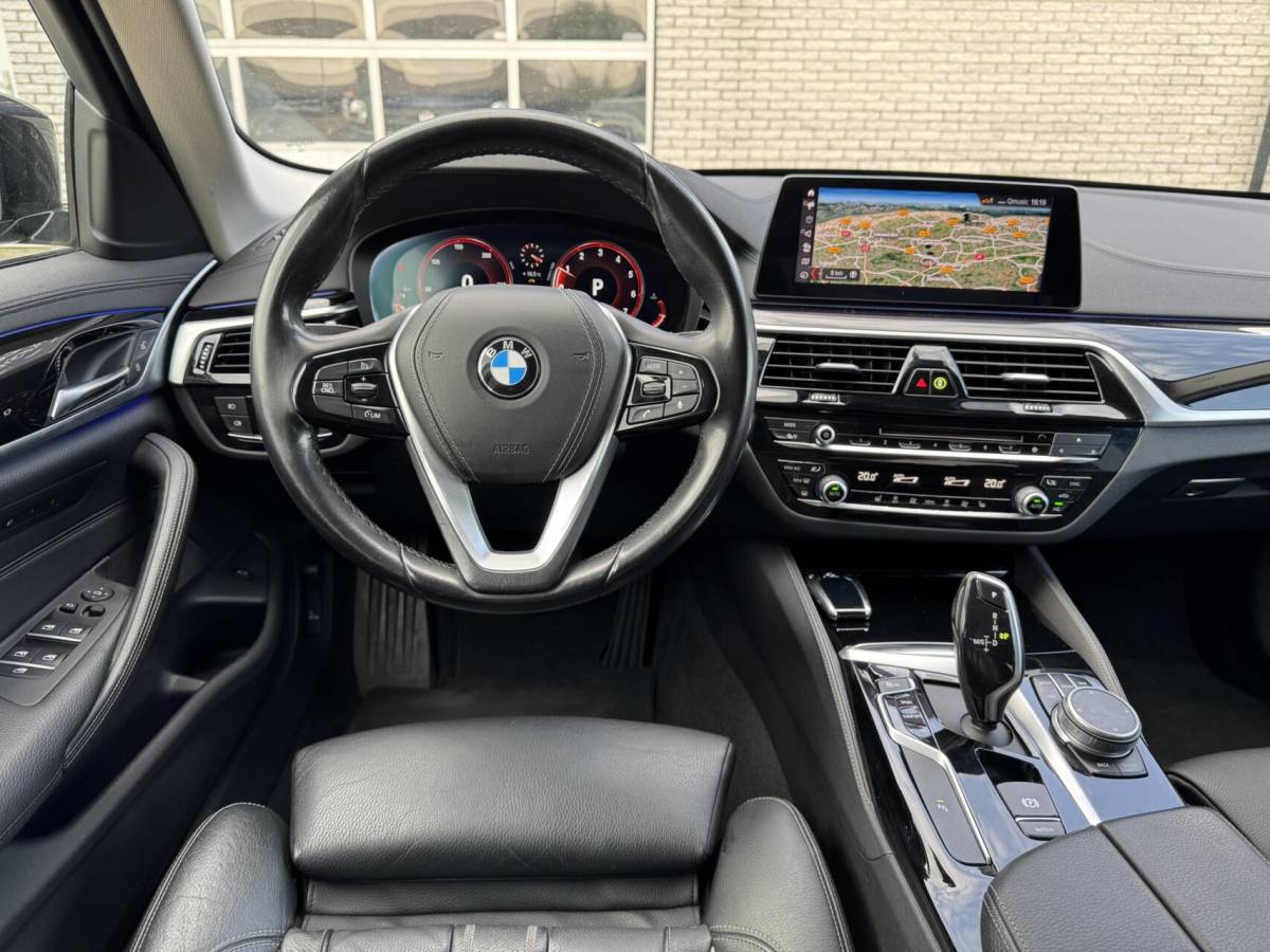 BMW 5 Serie BMW 5-serie 520i High Executive Edition Virtualcockpit/Leer/LED/Camera/Stoelverwarming/Trekhaak