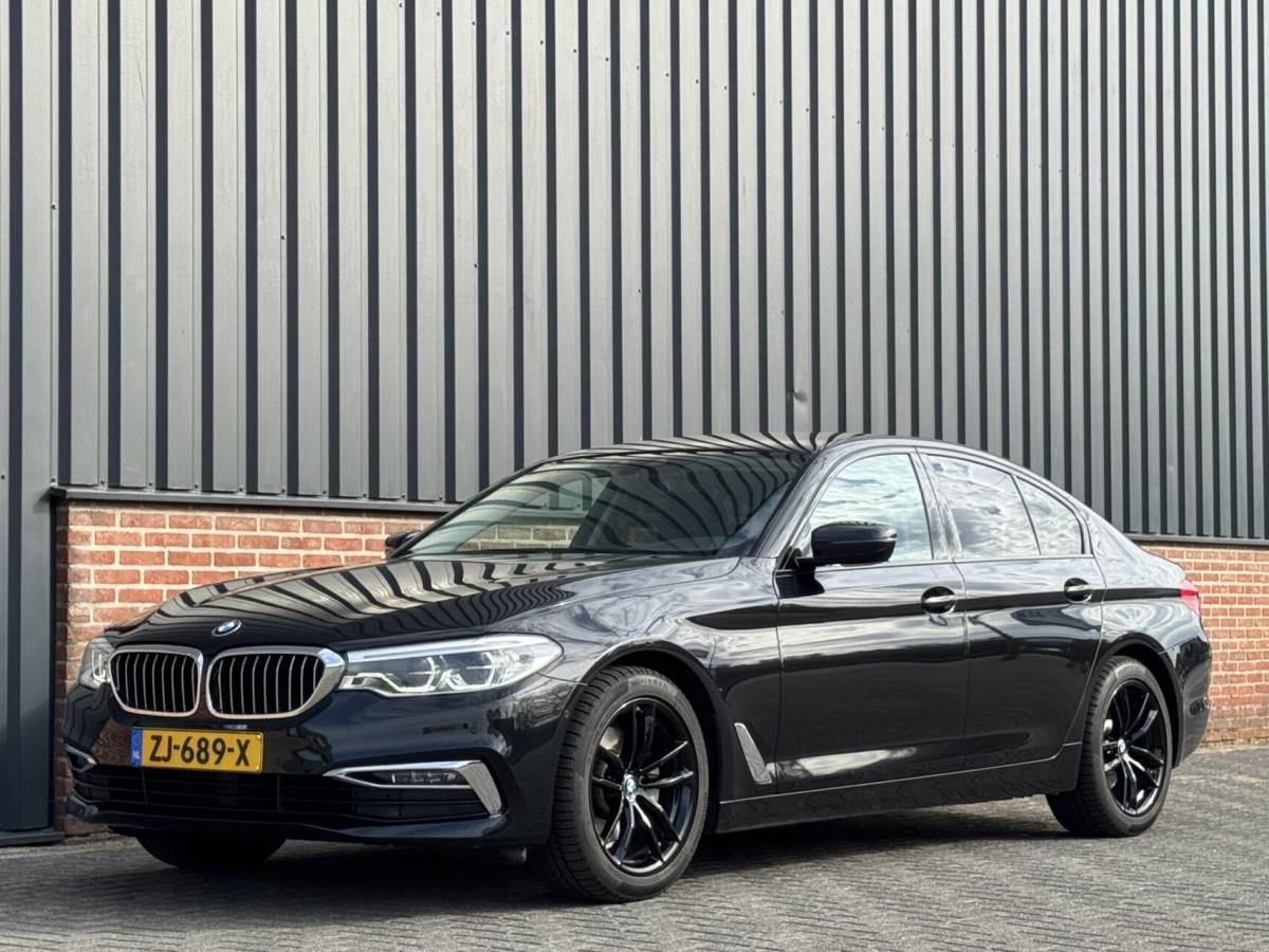 BMW 5 Serie BMW 5-serie 520i High Executive Edition Virtualcockpit/Leer/LED/Camera/Stoelverwarming/Trekhaak