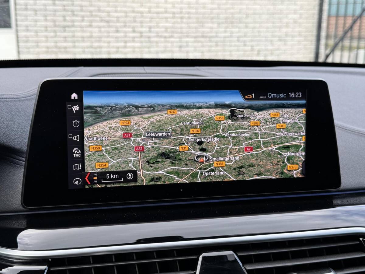 BMW 5 Serie BMW 5-serie 520i High Executive Edition Virtualcockpit/Leer/LED/Camera/Stoelverwarming/Trekhaak