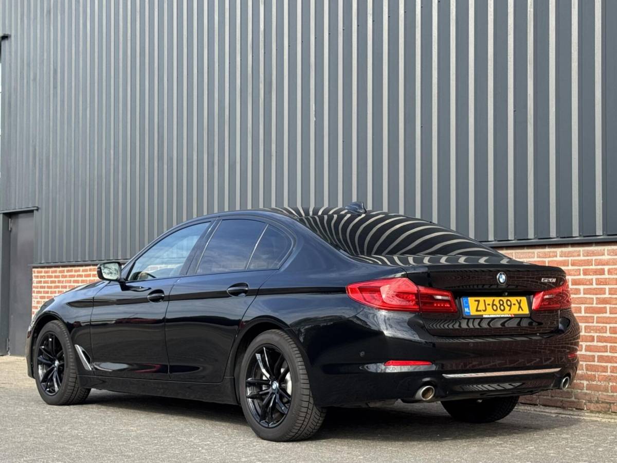 BMW 5 Serie BMW 5-serie 520i High Executive Edition Virtualcockpit/Leer/LED/Camera/Stoelverwarming/Trekhaak