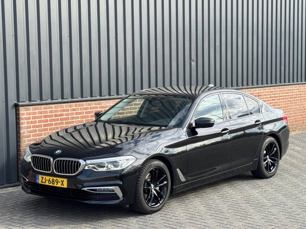 BMW 5 Serie BMW 5-serie 520i High Executive Edition Virtualcockpit/Leer/LED/Camera/Stoelverwarming/Trekhaak