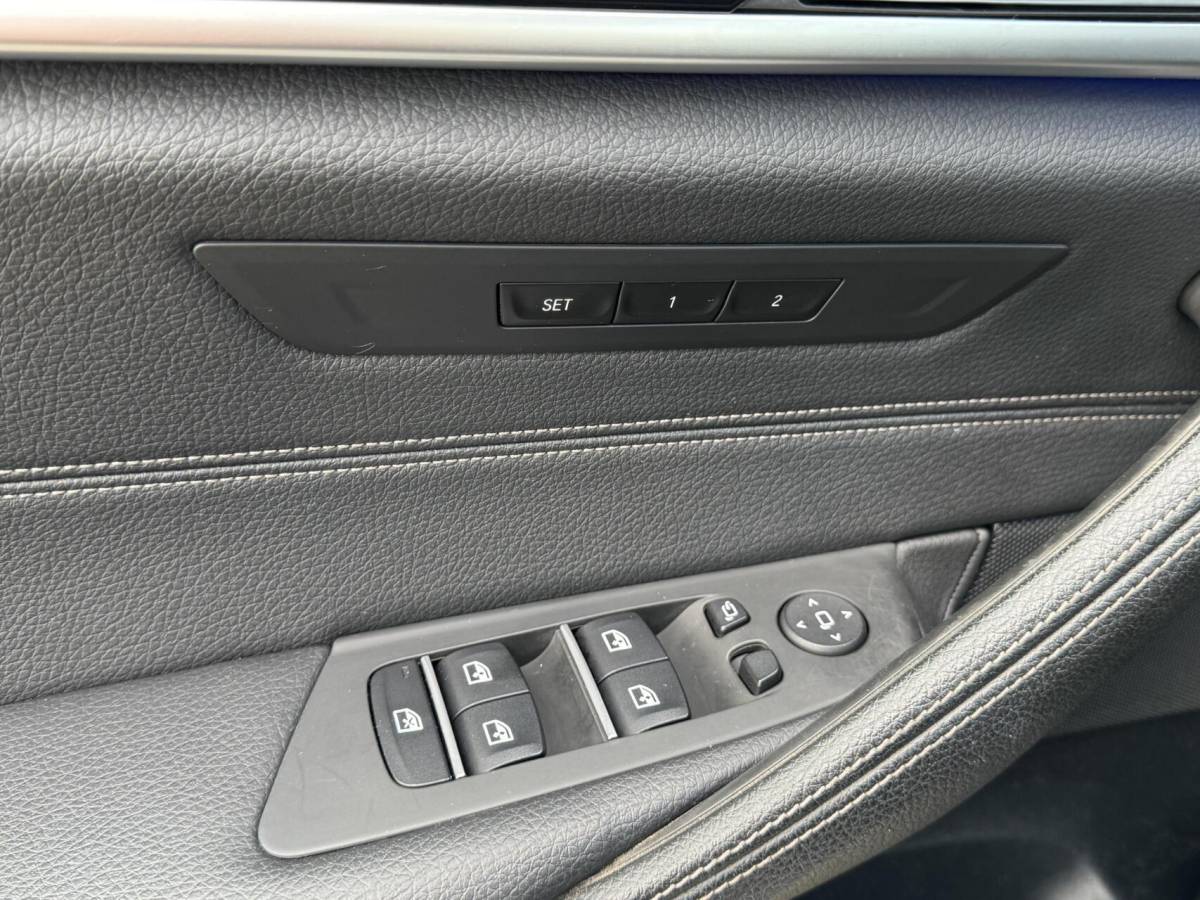 BMW 5 Serie BMW 5-serie 520i High Executive Edition Virtualcockpit/Leer/LED/Camera/Stoelverwarming/Trekhaak