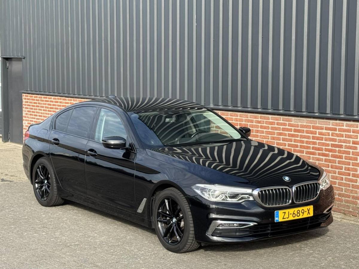 BMW 5 Serie BMW 5-serie 520i High Executive Edition Virtualcockpit/Leer/LED/Camera/Stoelverwarming/Trekhaak