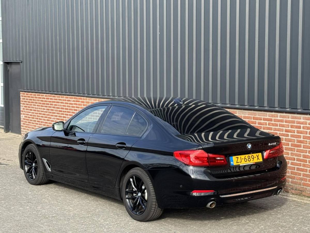 BMW 5 Serie BMW 5-serie 520i High Executive Edition Virtualcockpit/Leer/LED/Camera/Stoelverwarming/Trekhaak