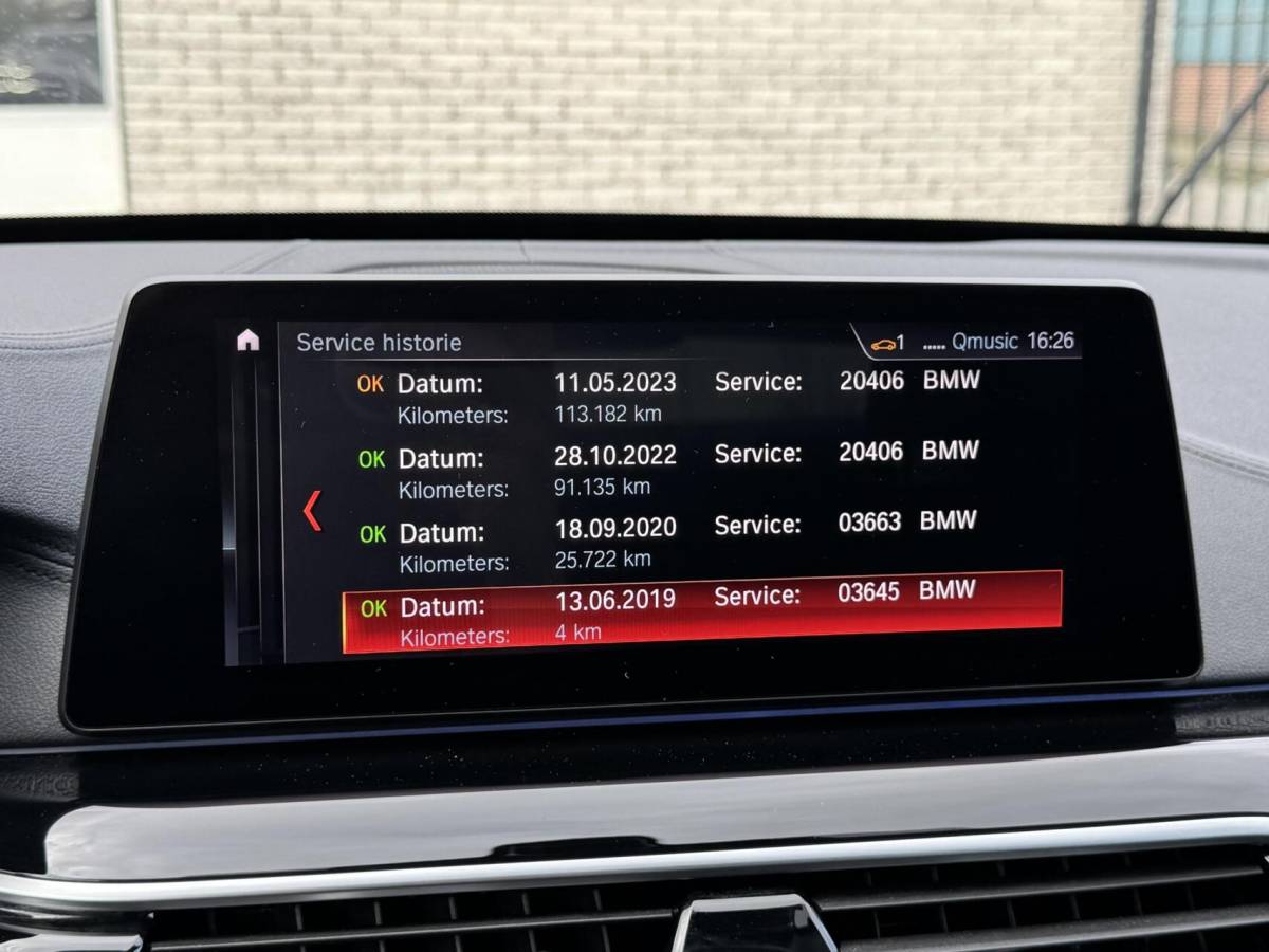 BMW 5 Serie BMW 5-serie 520i High Executive Edition Virtualcockpit/Leer/LED/Camera/Stoelverwarming/Trekhaak