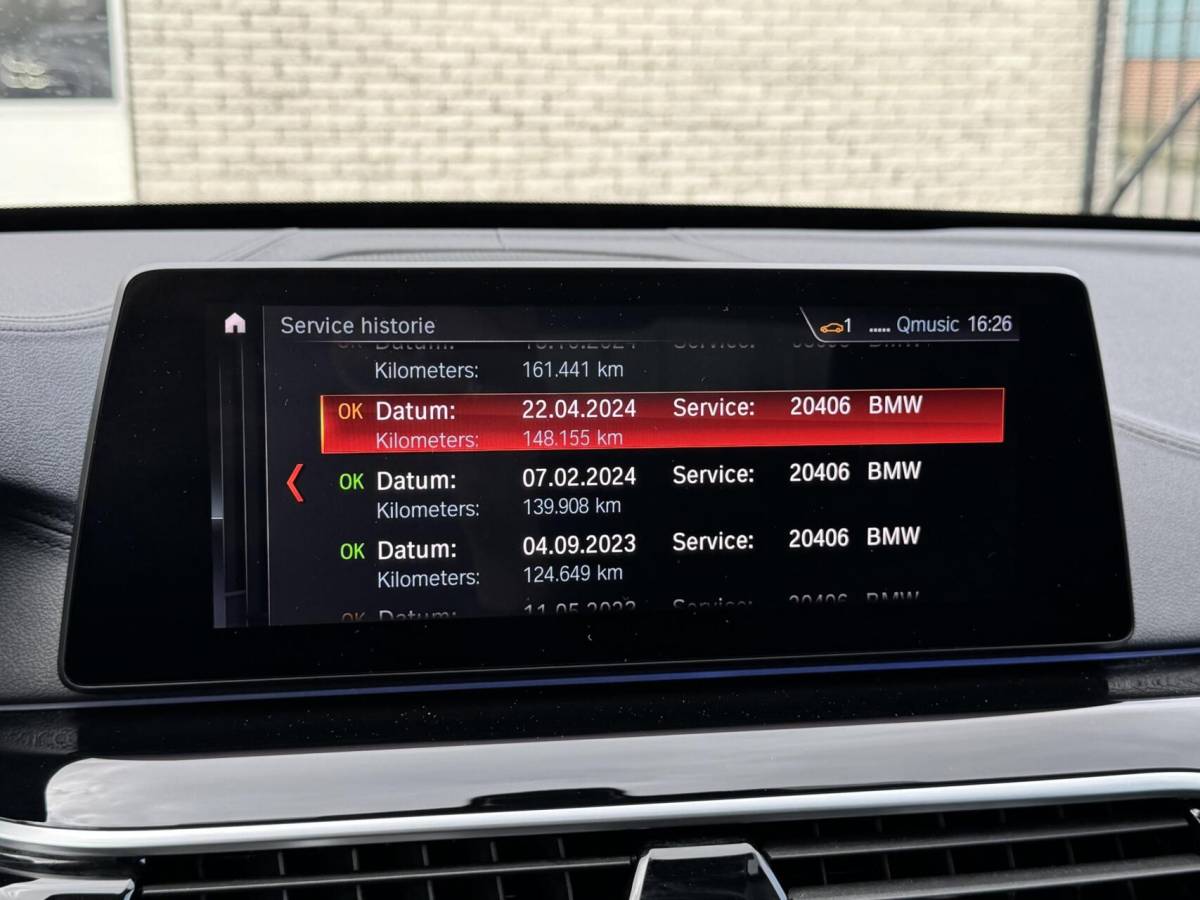 BMW 5 Serie BMW 5-serie 520i High Executive Edition Virtualcockpit/Leer/LED/Camera/Stoelverwarming/Trekhaak