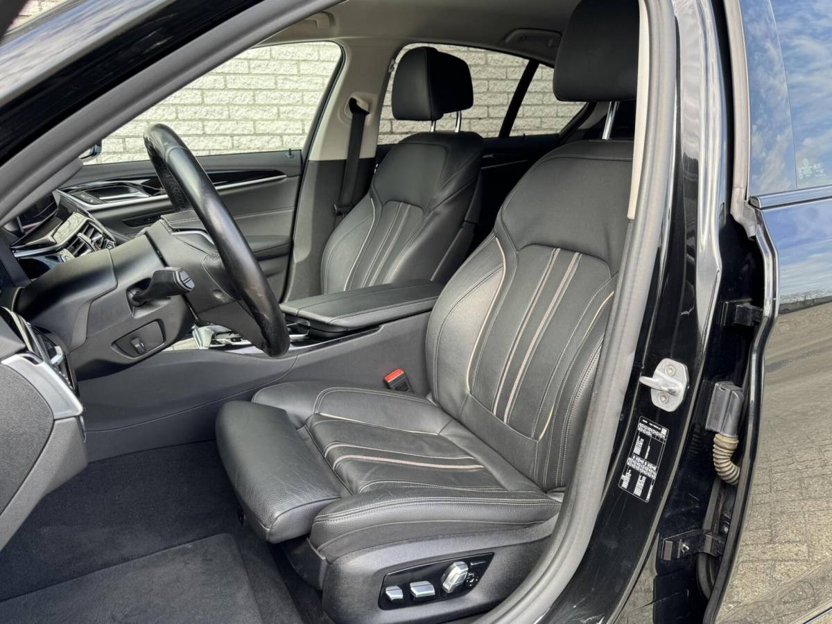 BMW 5 Serie BMW 5-serie 520i High Executive Edition Virtualcockpit/Leer/LED/Camera/Stoelverwarming/Trekhaak