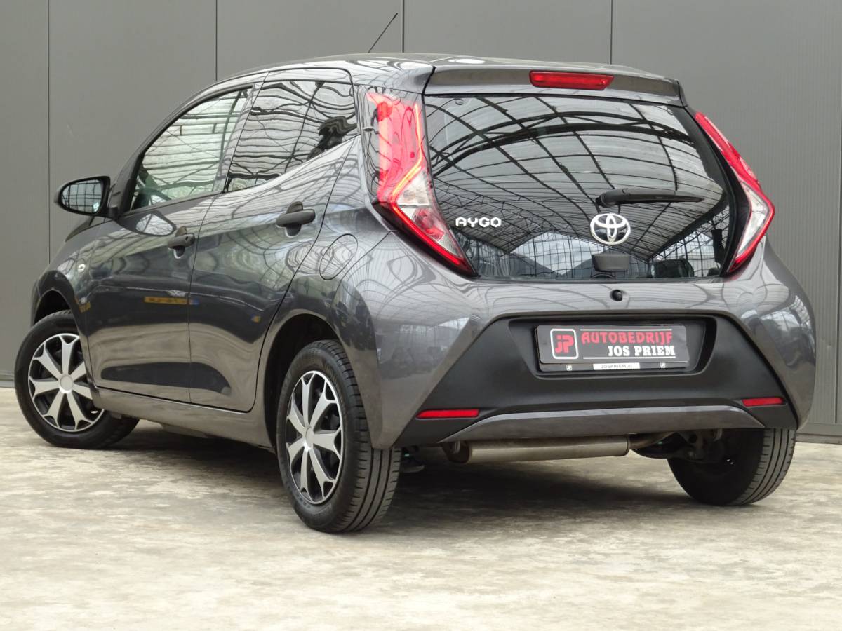 Toyota Aygo Toyota Aygo 1.0 VVT-i x-fun * EXTRA GETINT GLAS * VOLLE TANK !!