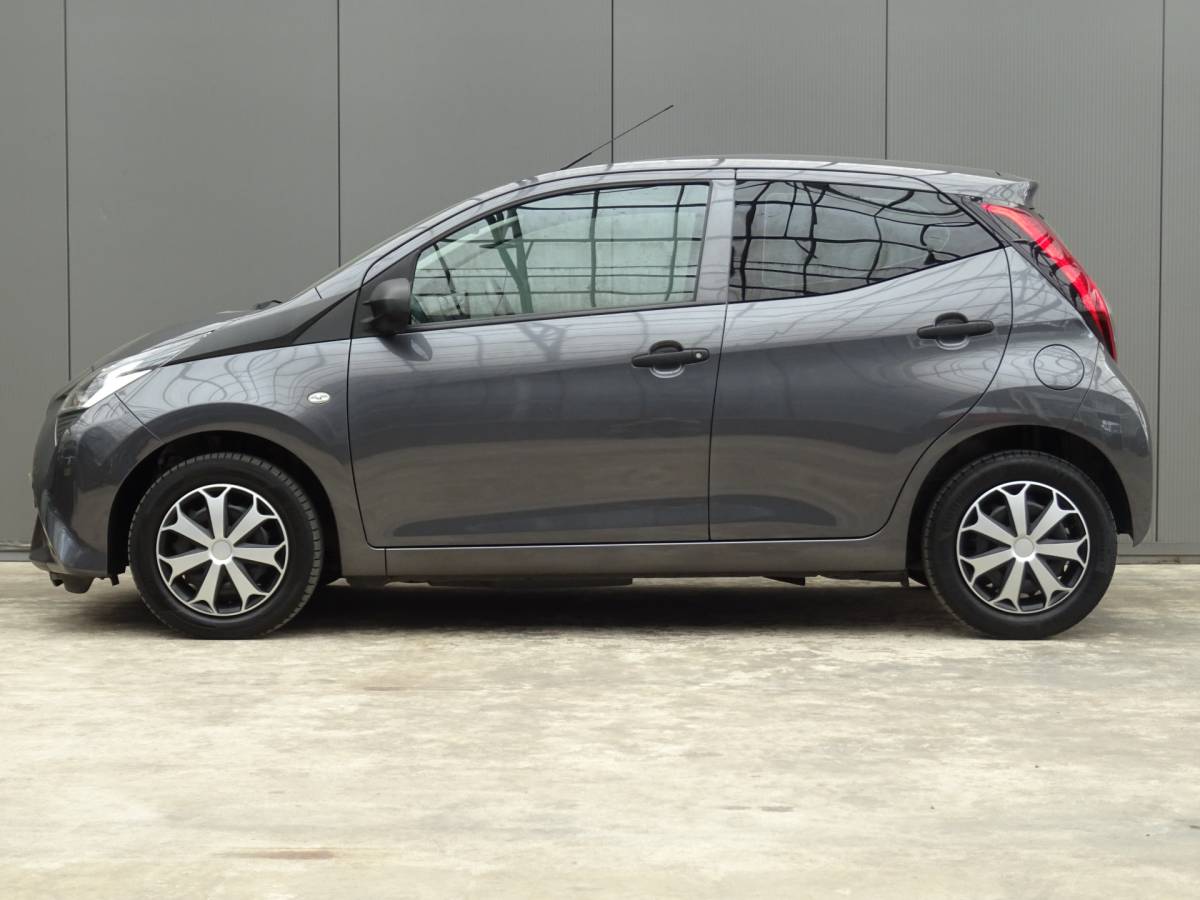Toyota Aygo Toyota Aygo 1.0 VVT-i x-fun * EXTRA GETINT GLAS * VOLLE TANK !!