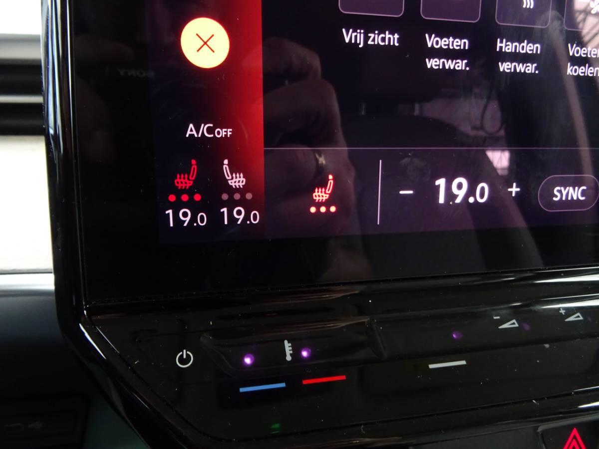 Volkswagen ID. Buzz Volkswagen ID. Buzz Pro 77kWh * IQ LIGHT * MASSAGE * TREKHAAK !!