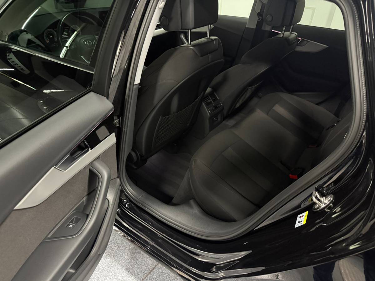 Audi A4 Audi A4 Avant 35 TFSI Advanced Edition Hybrid/Benzine Nl Auto! NAP
