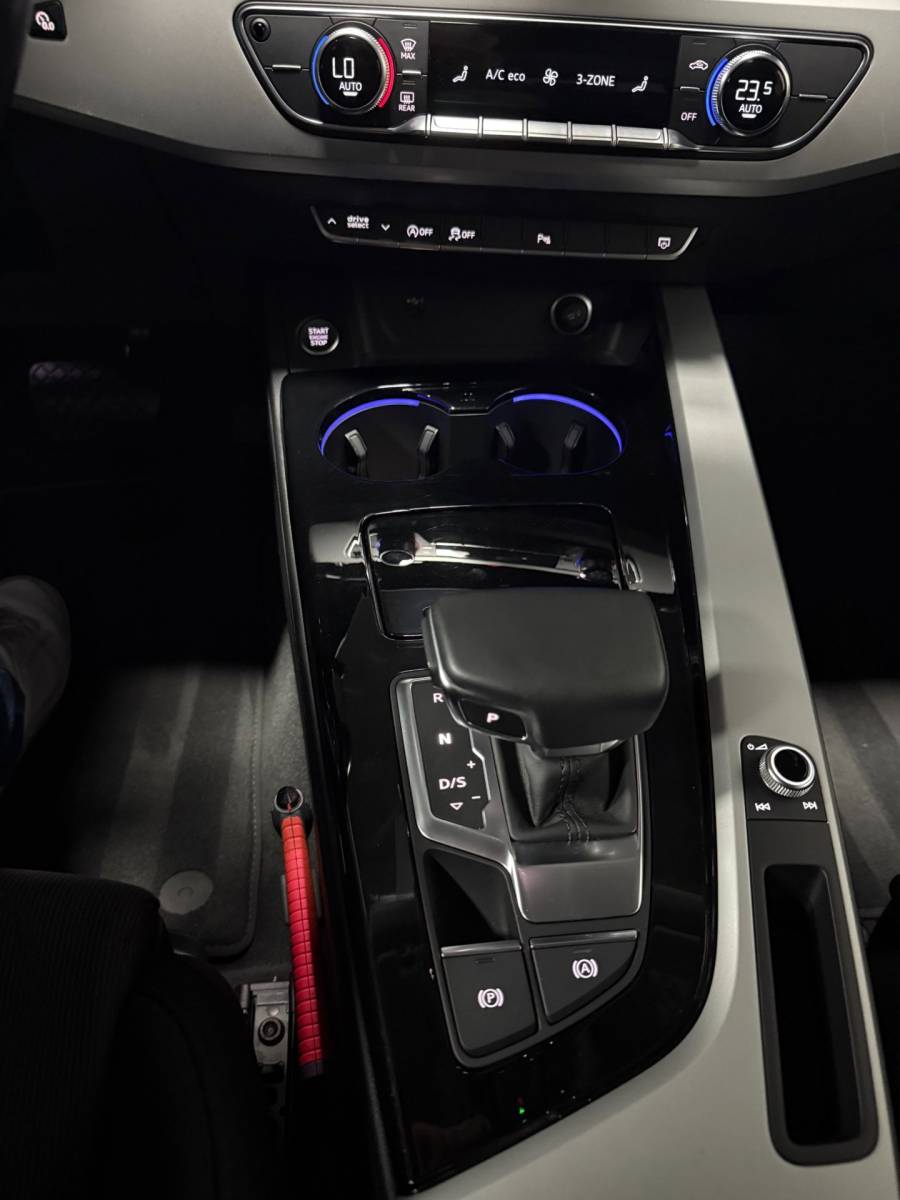 Audi A4 Audi A4 Avant 35 TFSI Advanced Edition Hybrid/Benzine Nl Auto! NAP
