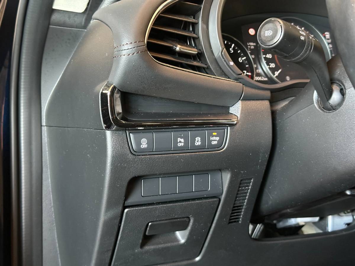 Mazda 3 Mazda 3 2.0 e-SkyActiv-G M Hybrid 122 COMFORT-uitv|NAVIGATIE|CLIMA AIRCO|ADAPTIVE CRUISE CONTROL|LM-VELG|HEAD UP DISPLAY|XENON