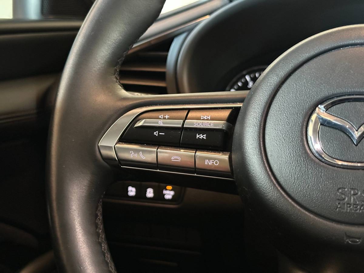 Mazda 3 Mazda 3 2.0 e-SkyActiv-G M Hybrid 122 COMFORT-uitv|NAVIGATIE|CLIMA AIRCO|ADAPTIVE CRUISE CONTROL|LM-VELG|HEAD UP DISPLAY|XENON
