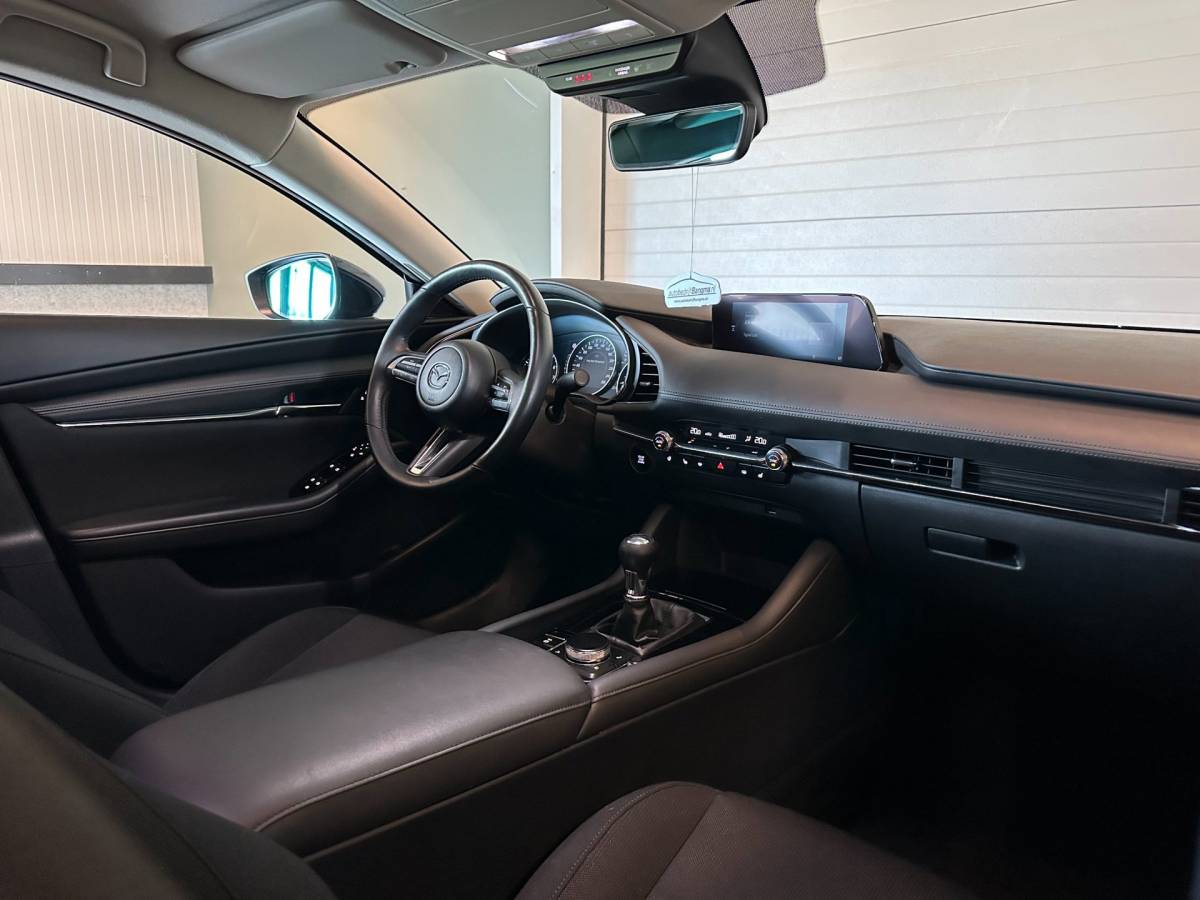 Mazda 3 Mazda 3 2.0 e-SkyActiv-G M Hybrid 122 COMFORT-uitv|NAVIGATIE|CLIMA AIRCO|ADAPTIVE CRUISE CONTROL|LM-VELG|HEAD UP DISPLAY|XENON