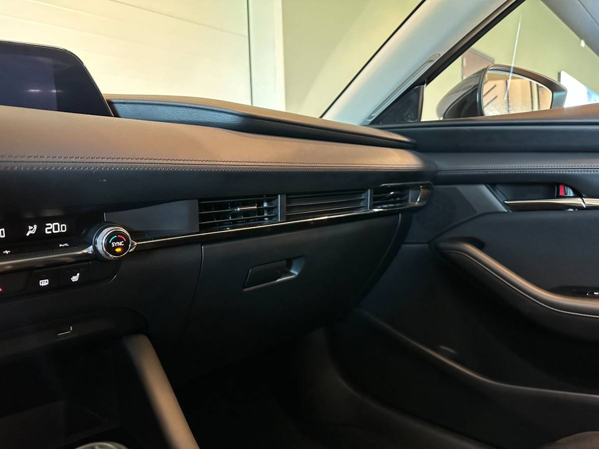 Mazda 3 Mazda 3 2.0 e-SkyActiv-G M Hybrid 122 COMFORT-uitv|NAVIGATIE|CLIMA AIRCO|ADAPTIVE CRUISE CONTROL|LM-VELG|HEAD UP DISPLAY|XENON