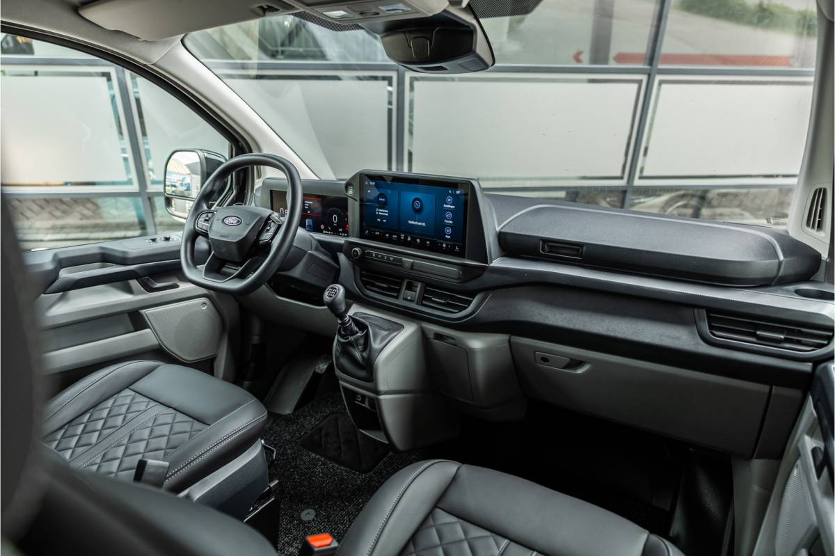 Ford Transit Custom Ford Transit Custom 320 2.0 TDCI L2H1 DC | Dubbel Cabine | L+R Schuifdeur | 5-Zitter | Camera | CarPlay | Lane Assist | PDC V+A | Raptor Edition | Verlengde fabrieksgarantie tot 12-2029