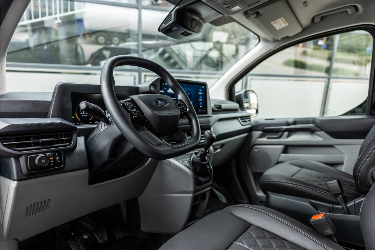 Ford Transit Custom Ford Transit Custom 320 2.0 TDCI L2H1 DC | Dubbel Cabine | L+R Schuifdeur | 5-Zitter | Camera | CarPlay | Lane Assist | PDC V+A | Raptor Edition | Verlengde fabrieksgarantie tot 12-2029