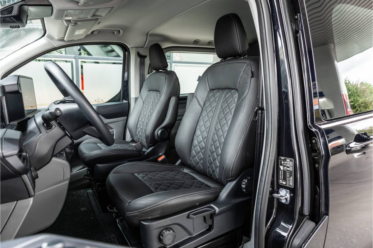 Ford Transit Custom Ford Transit Custom 320 2.0 TDCI L2H1 DC | Dubbel Cabine | L+R Schuifdeur | 5-Zitter | Camera | CarPlay | Lane Assist | PDC V+A | Raptor Edition | Verlengde fabrieksgarantie tot 12-2029