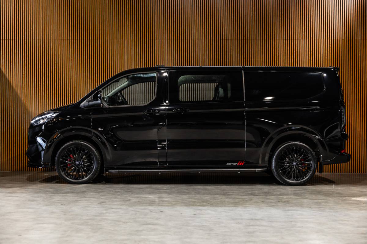 Ford Transit Custom Ford Transit Custom 320 2.0 TDCI L2H1 DC | Dubbel Cabine | L+R Schuifdeur | 5-Zitter | Camera | CarPlay | Lane Assist | PDC V+A | Raptor Edition | Verlengde fabrieksgarantie tot 12-2029